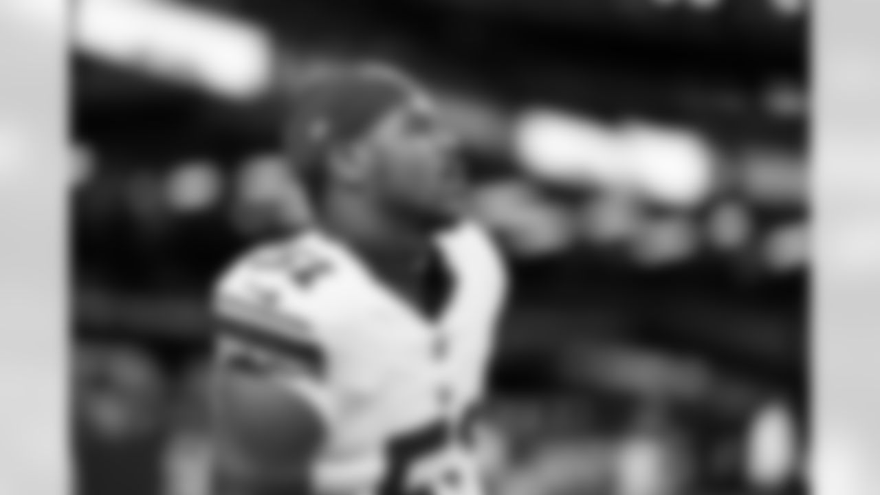 OLB Abdul Carter (51) warms up prior to an NFL football game against the New Orleans Saints on Sunday, October 5, 2025 at Caesars Superdome in New Orleans. (Brennan Asplen/NEW YORK GIANTS)
