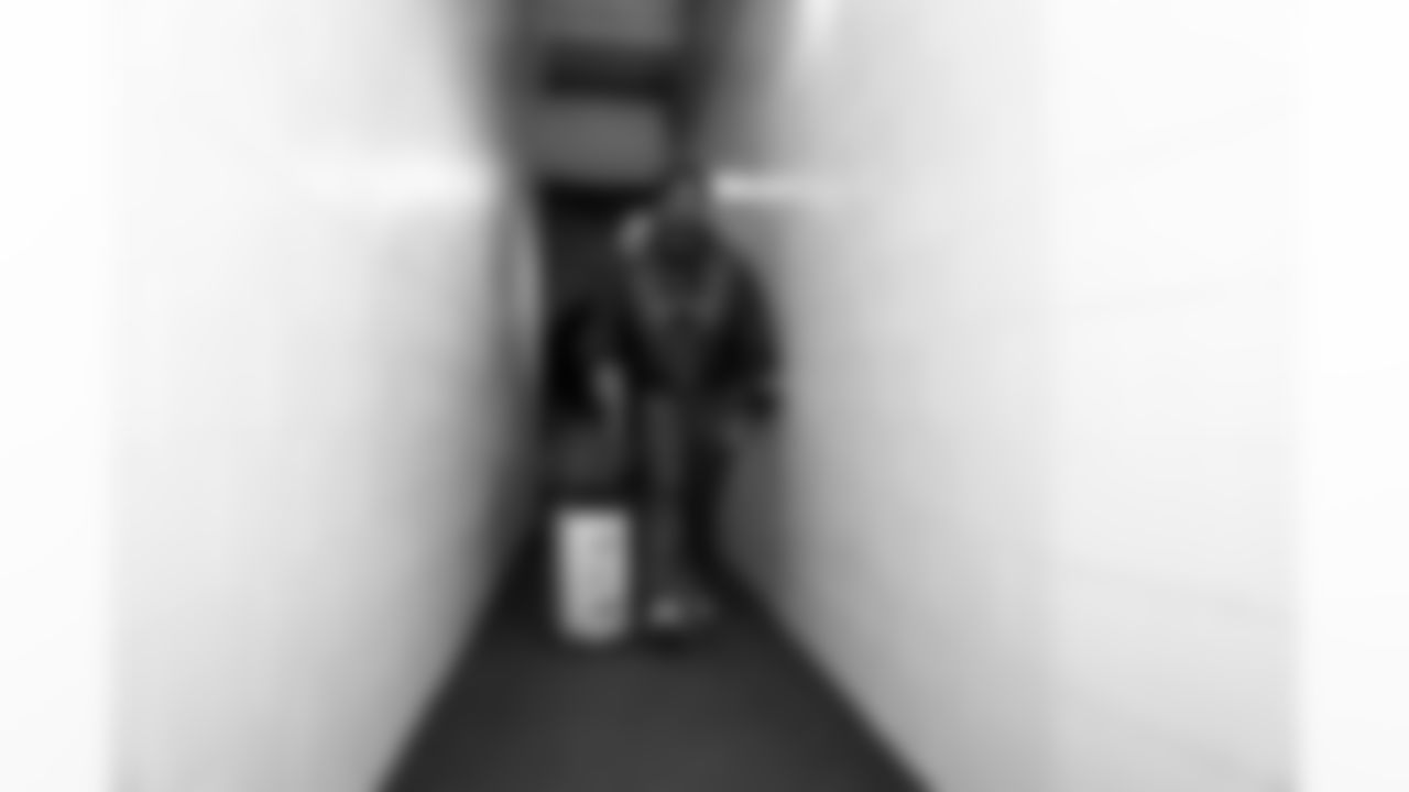 RB Tyrone Tracy Jr. (29)