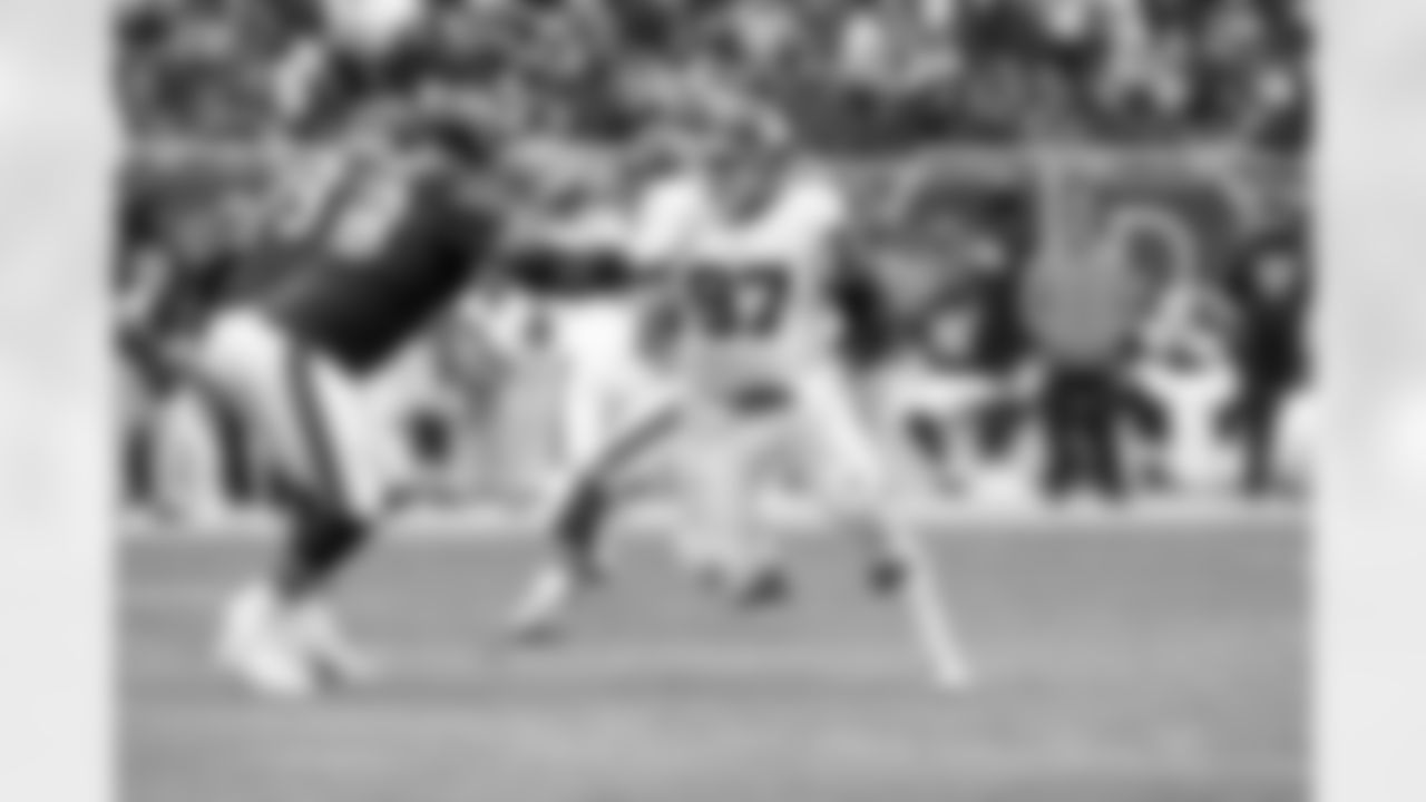 DL Dexter Lawrence II (97)