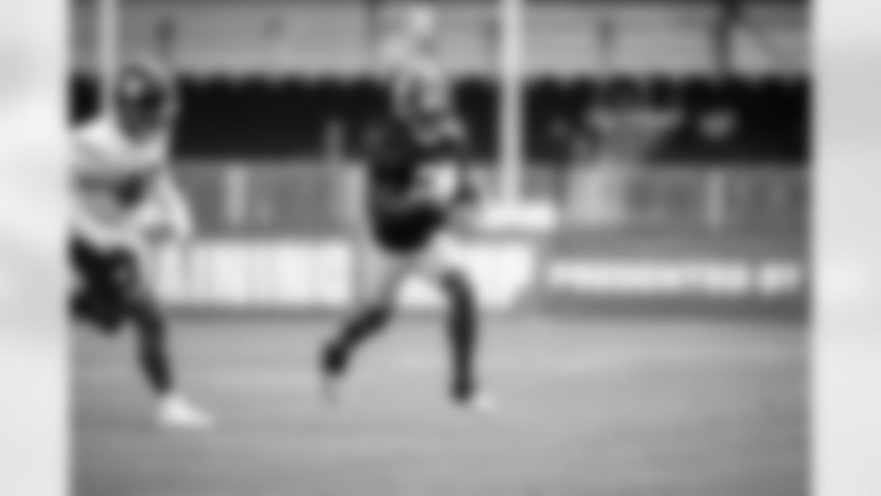 RB Dante Miller (25)
