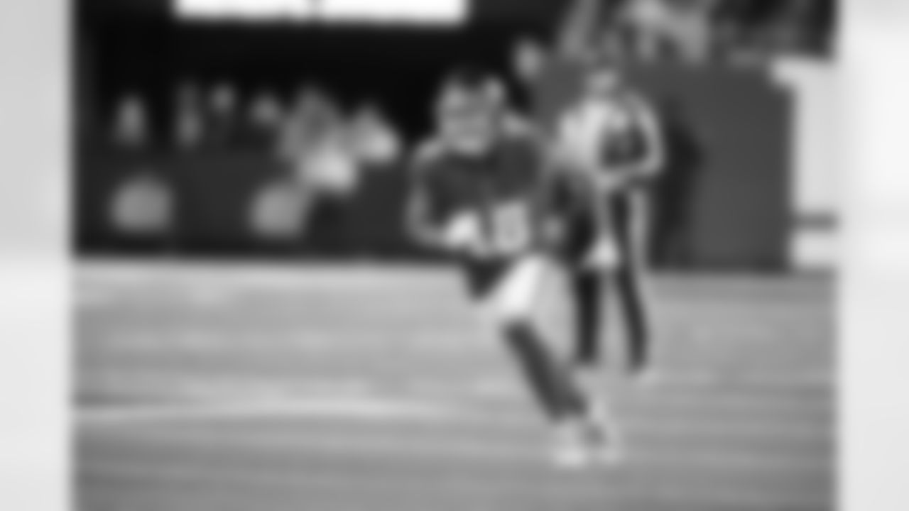 WR Isaiah Hodgins - Free Agent Signing (March 24)