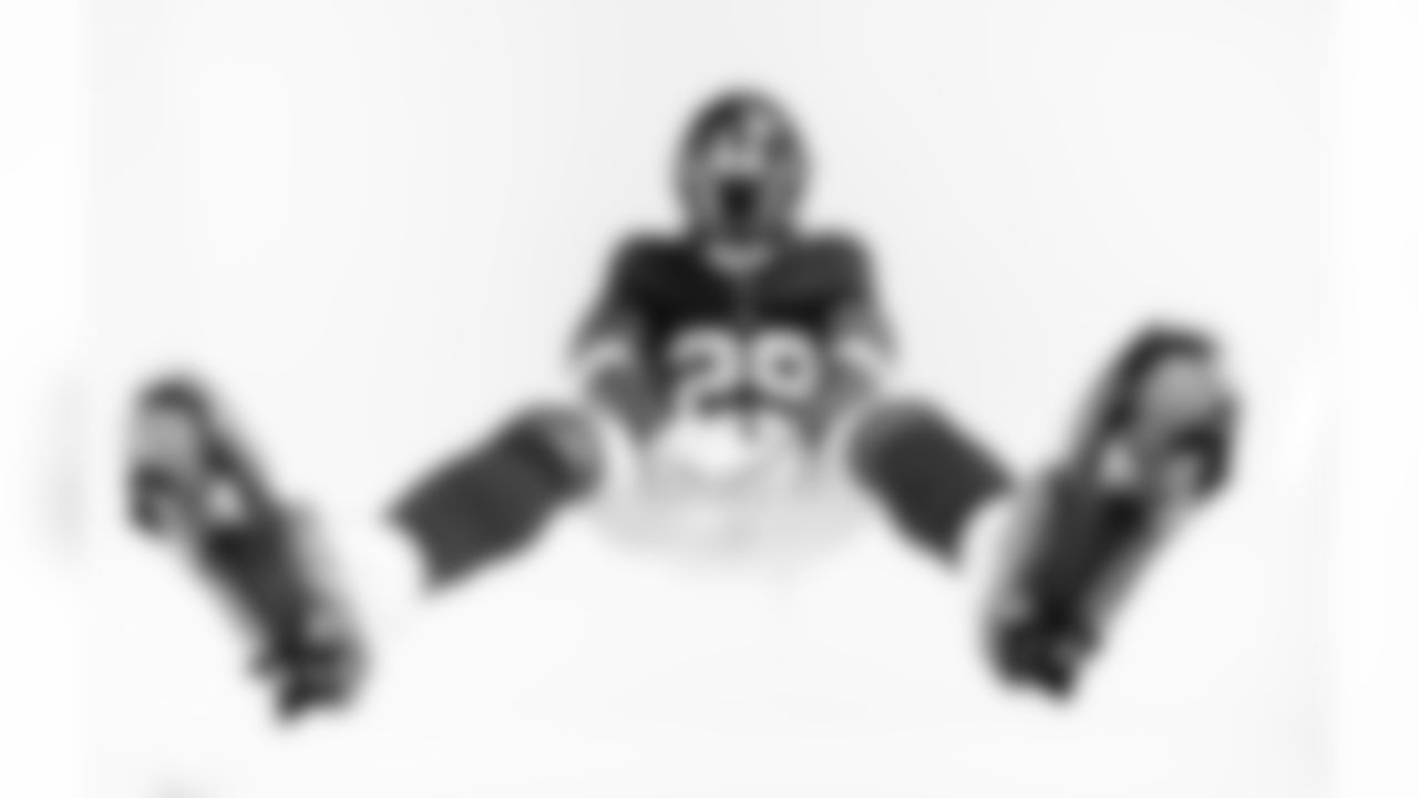 RB Tyrone Tracy Jr. (29)