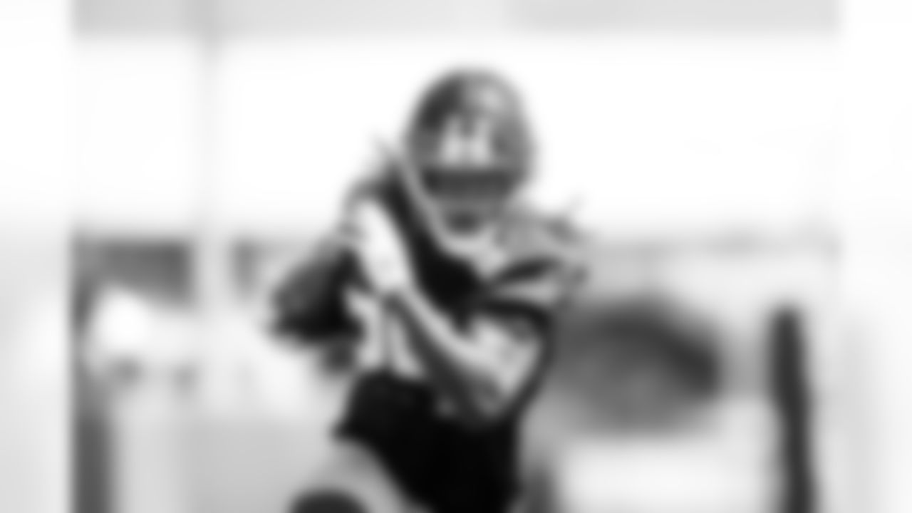 RB Dante Miller (25)