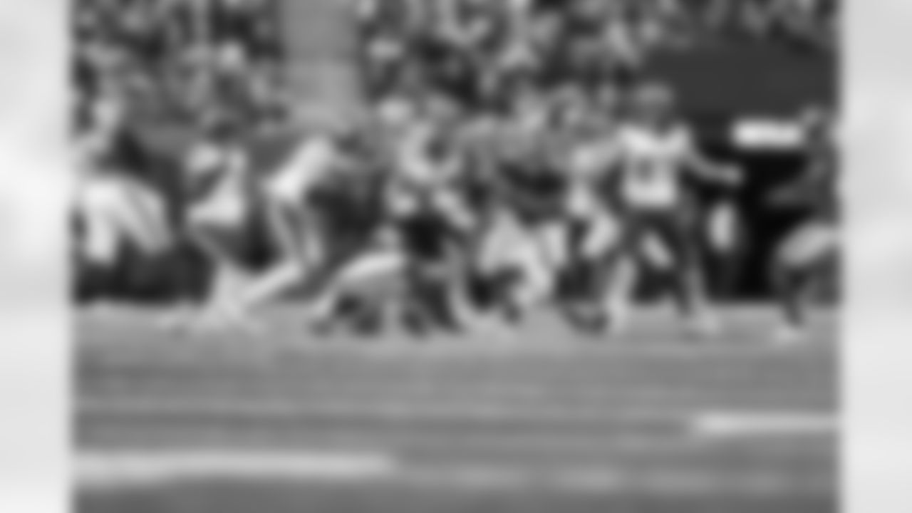 DT Roy Robertson-Harris (95)