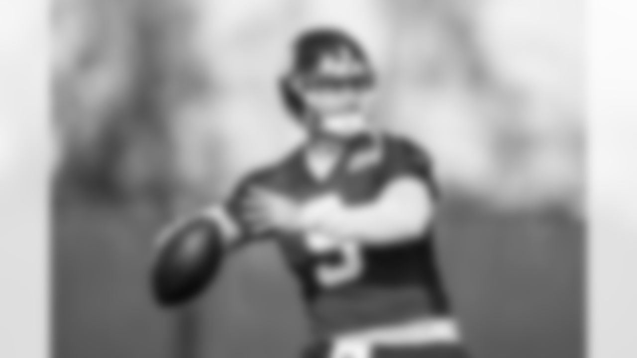 QB Matt Barkley