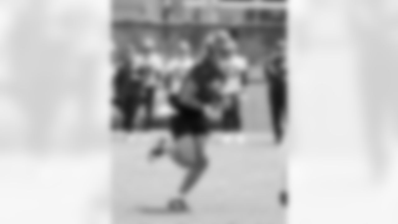 QB Tommy DeVito (15)