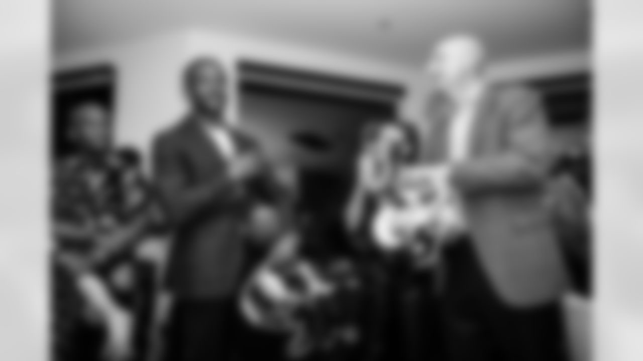 ILB Bobby Okereke (58)