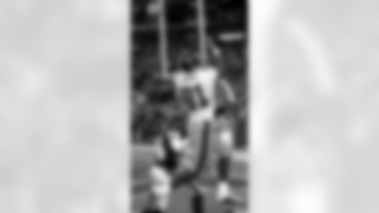 Amani Toomer (2001) - 1,054 receiving yards