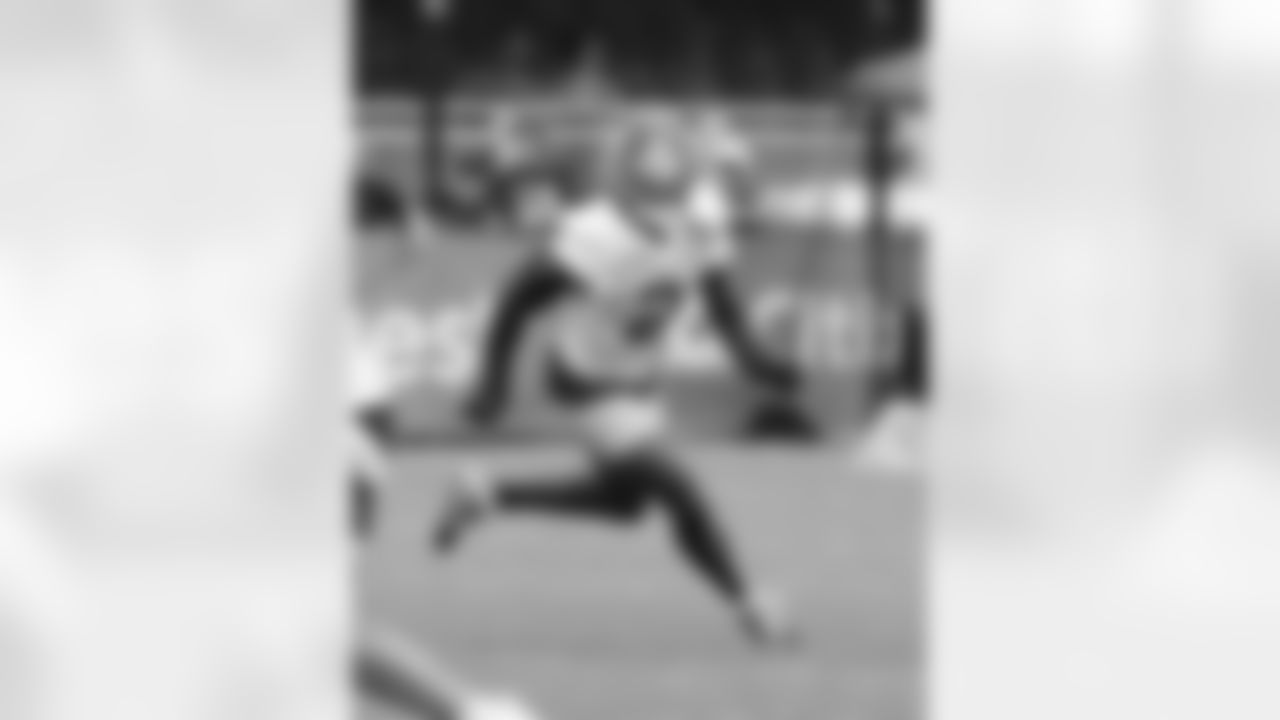 New York Giants cornerback Deonte Banks (2)
