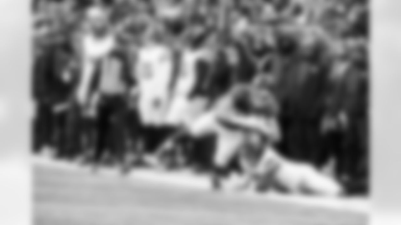 TE Daniel Bellinger (82)