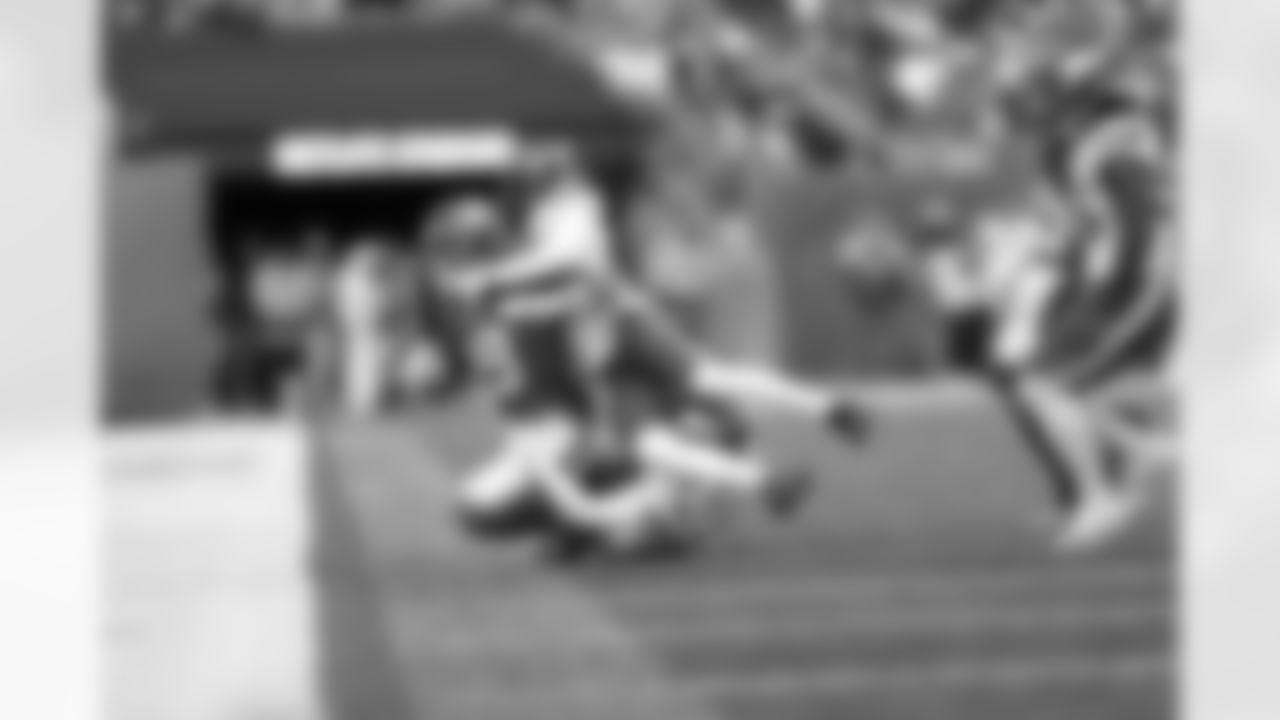 RB Tyrone Tracy Jr. (29)