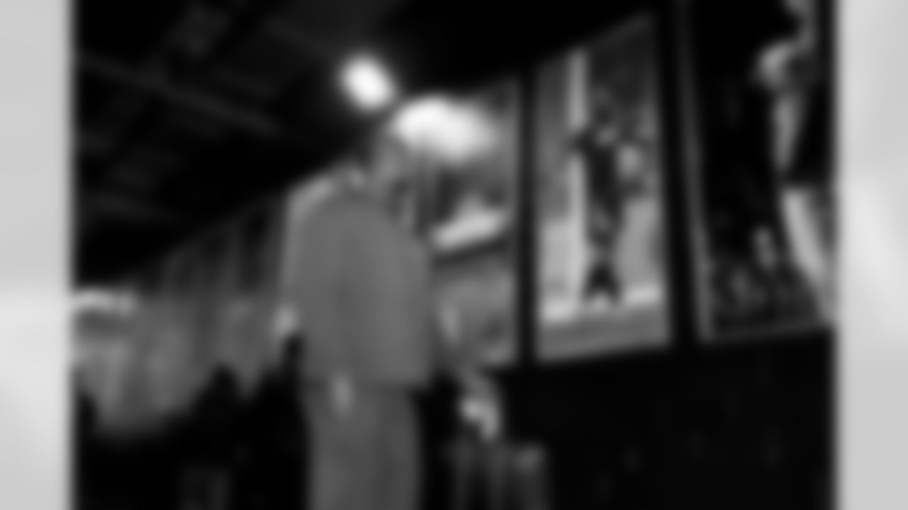 TE Chris Manhertz (85)