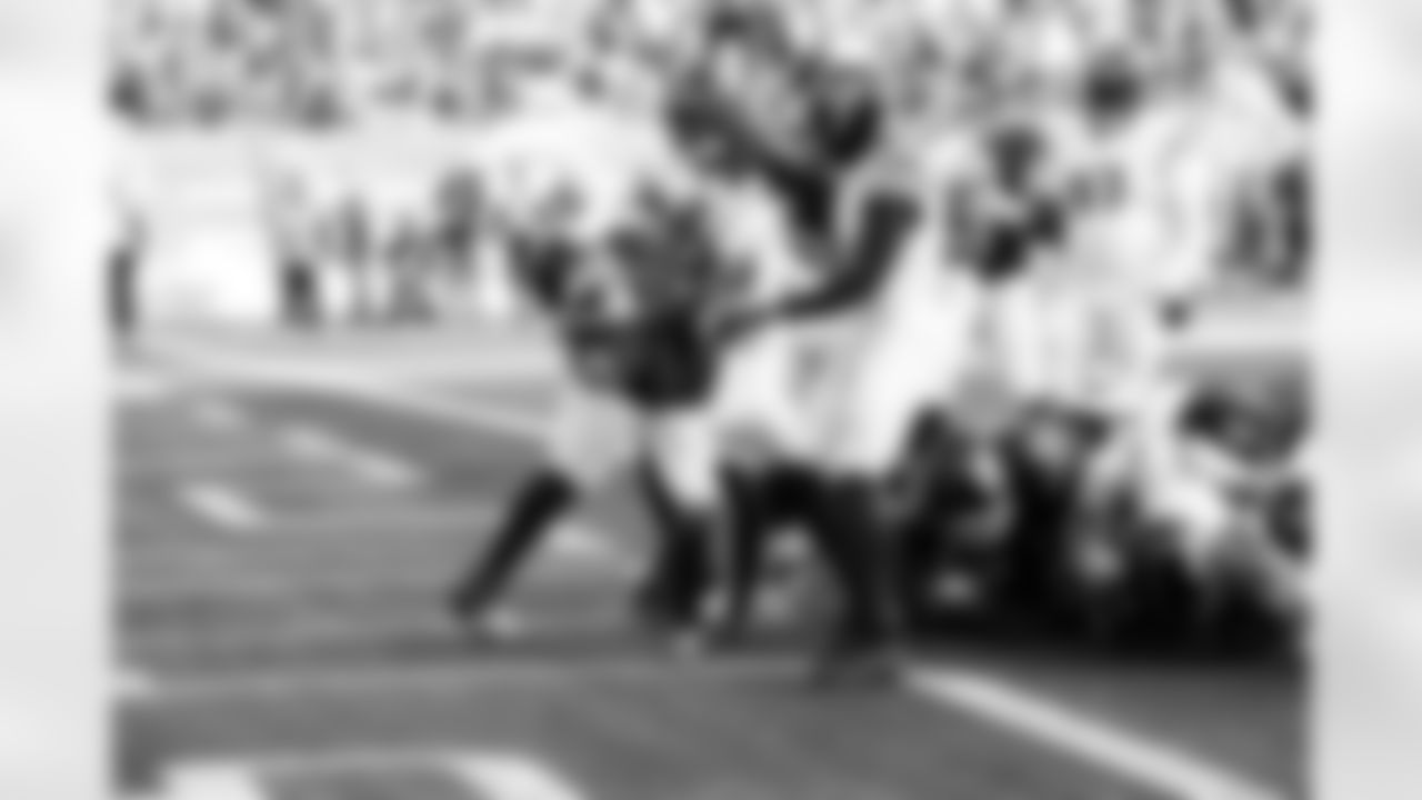 RB Tyrone Tracy Jr. (29)