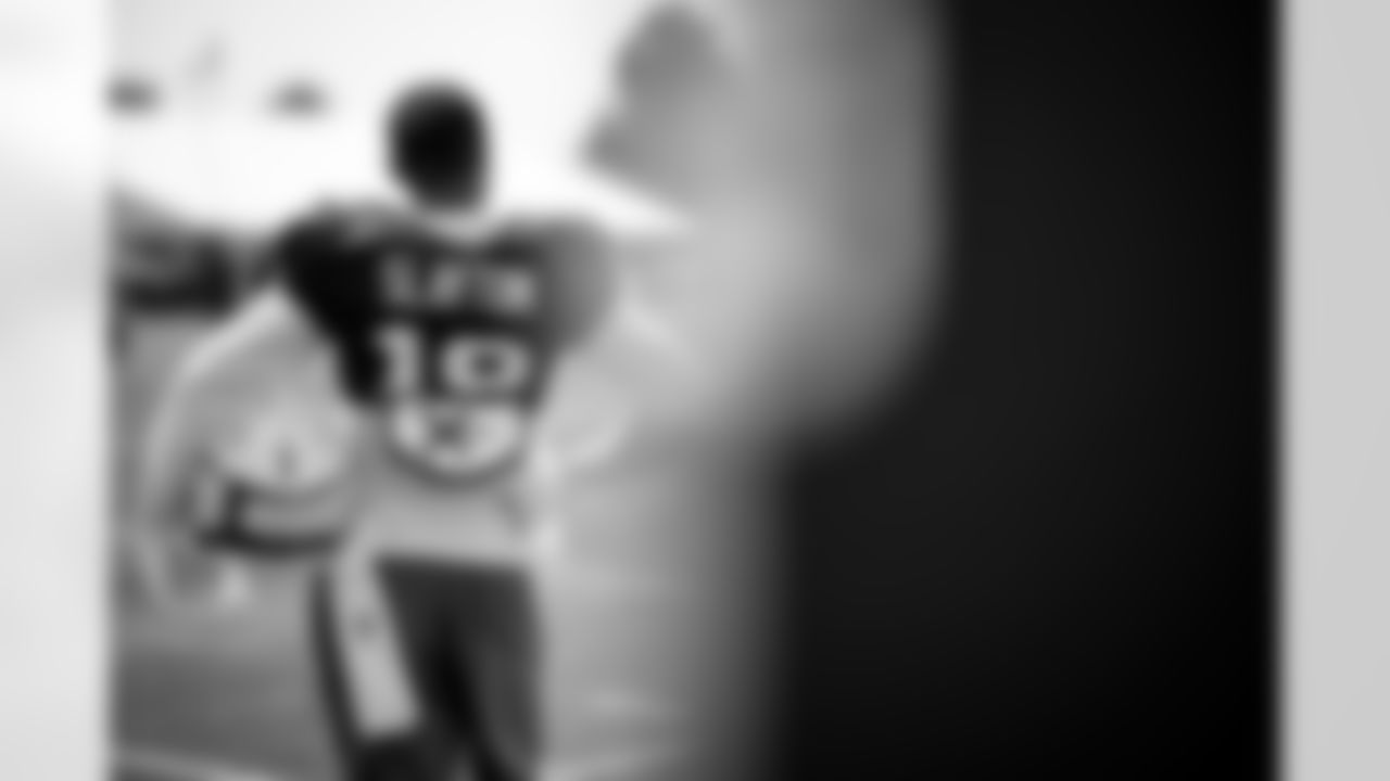 WR Darius Slayton (18)