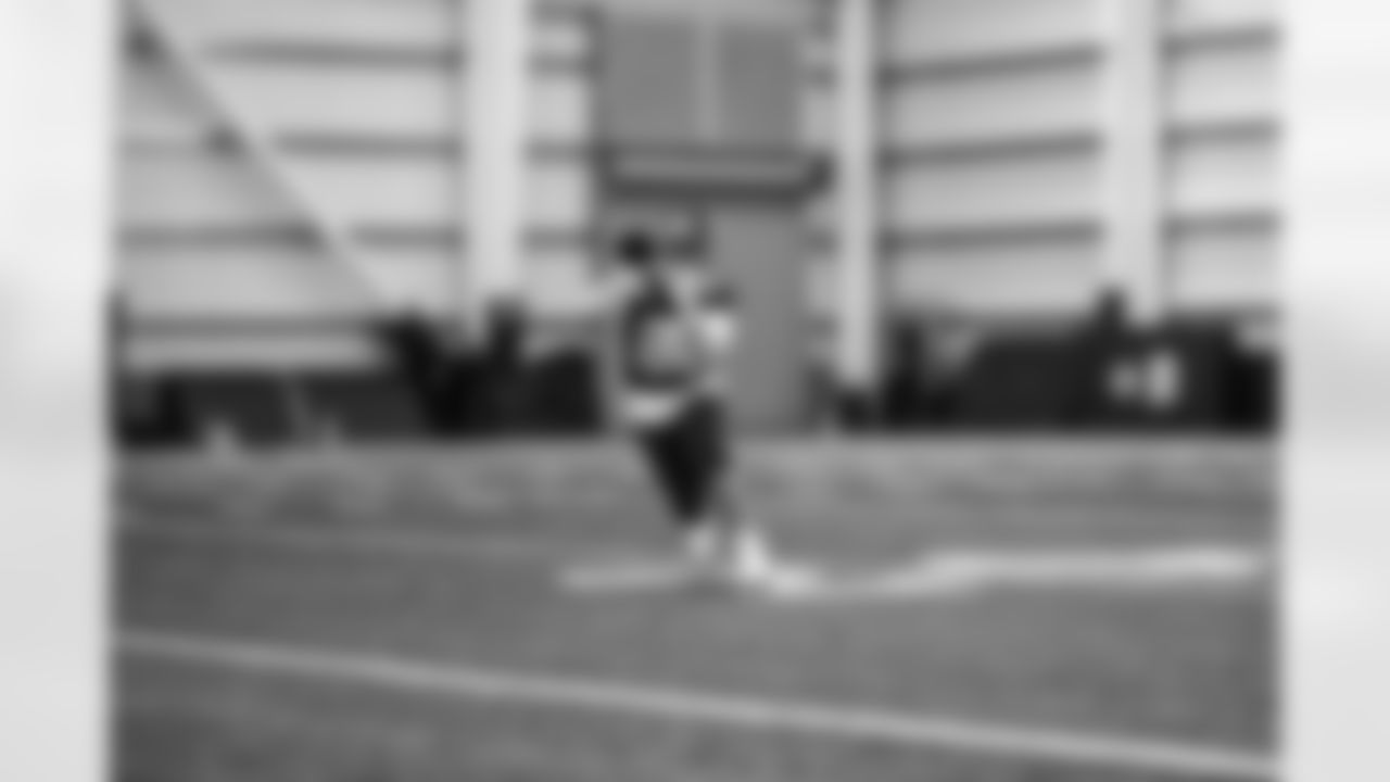 WR Xavier Gibson (88)