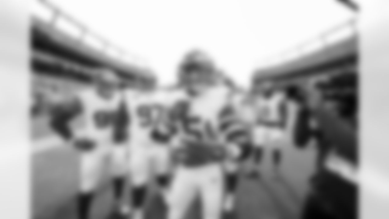 OLB Kayvon Thibodeaux (5)