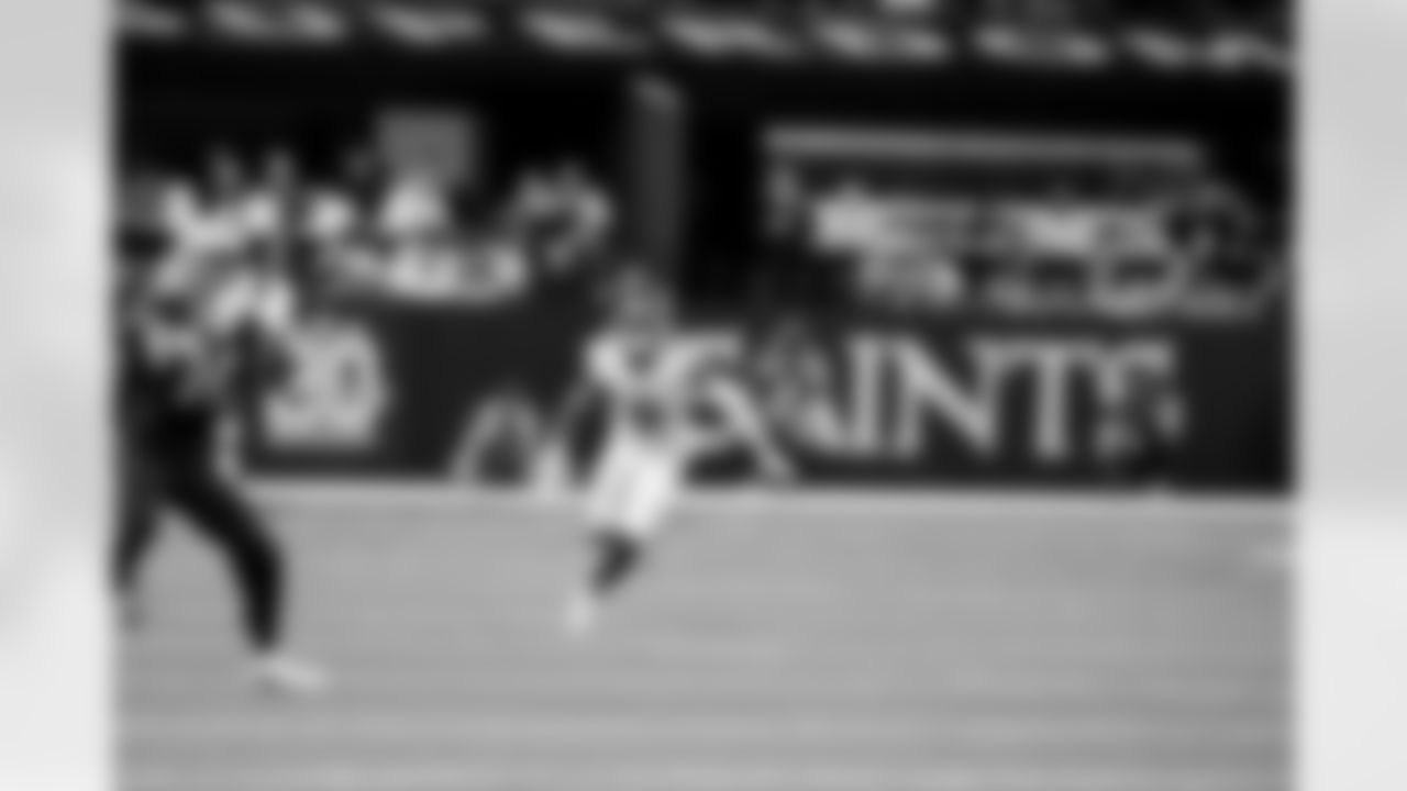 S Jevón Holland (8) WR Beaux Collins (8) watches the ball during an NFL football game against the New Orleans Saints on Sunday, October 5, 2025 at Caesars Superdome in New Orleans. (Evan Pinkus/NEW YORK GIANTS)
