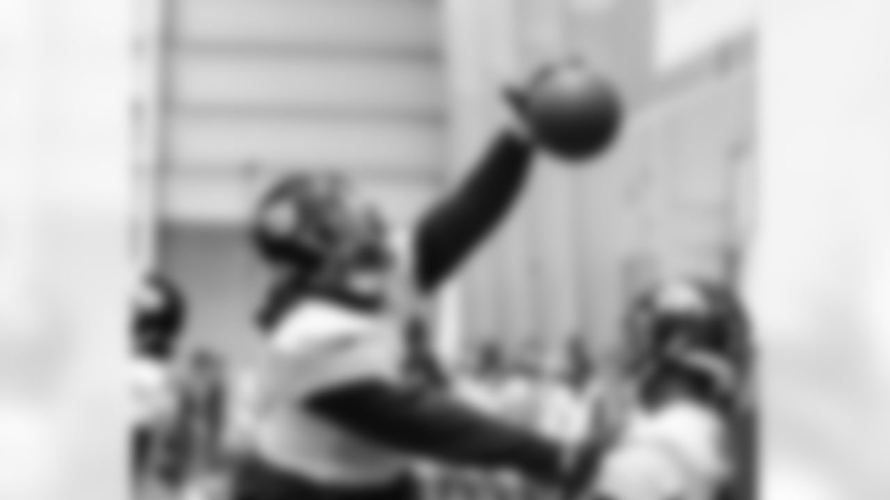 DT Cory Durden (69)
