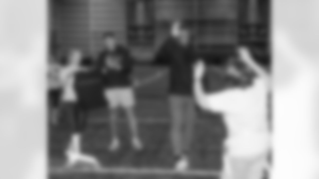 New York Giants tight end Thomas Fidone II (86),New York Giants defensive tackle Roy Robertson-Harris (95)