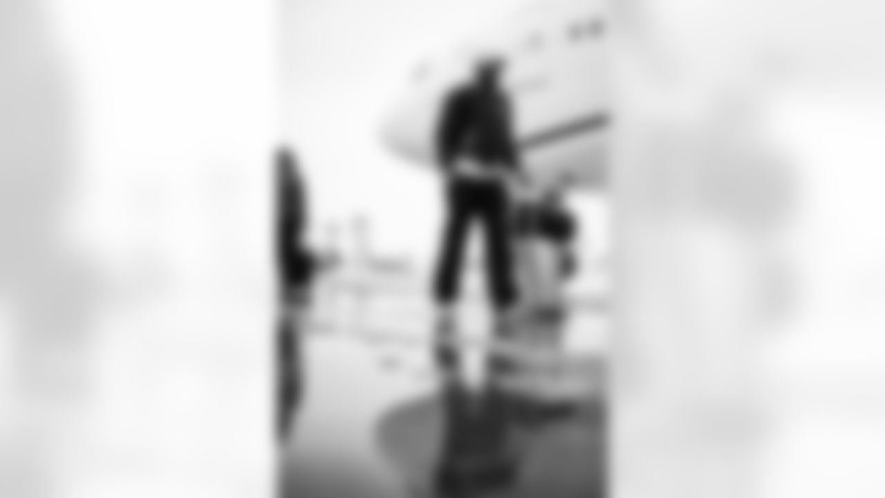 LB Demetrius Flannigan-Fowles (33)