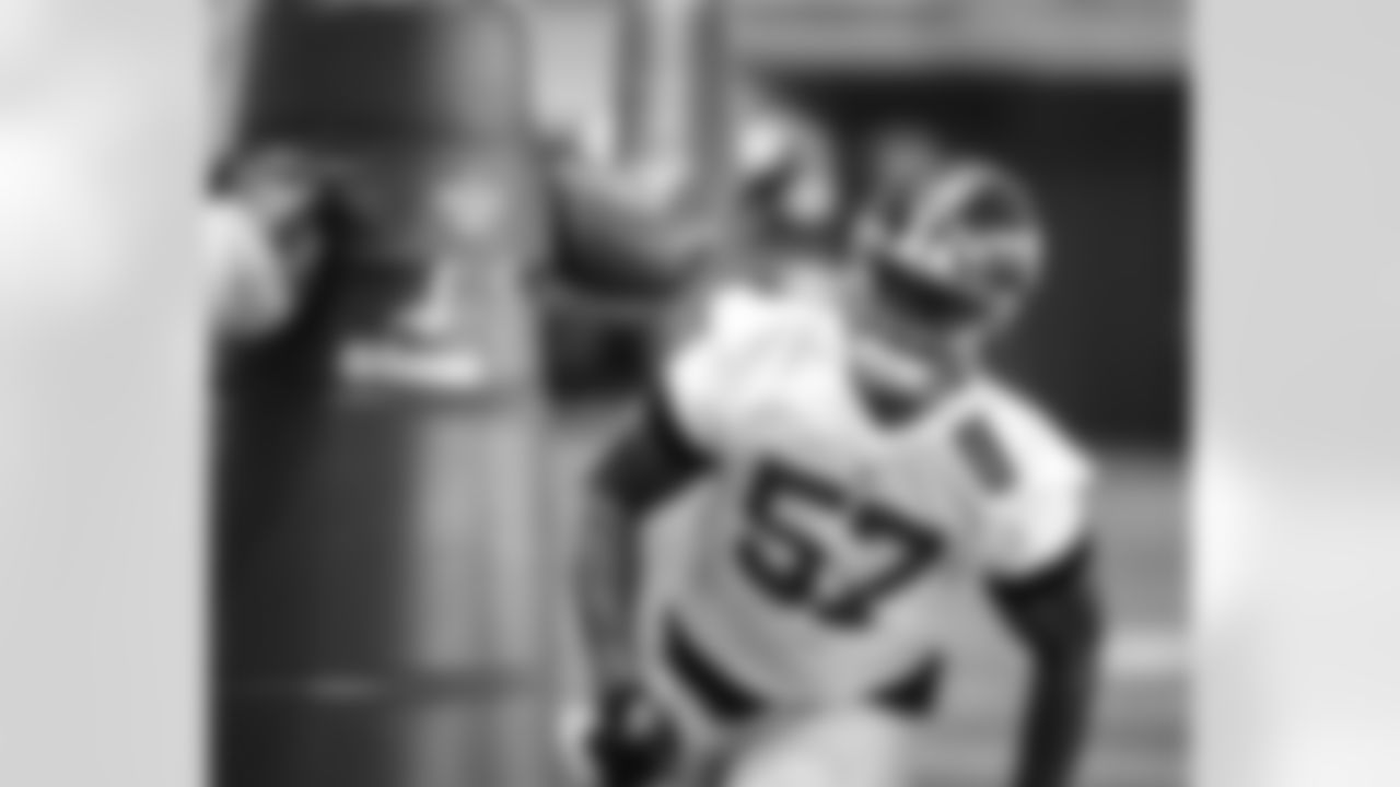 DL Chauncey Golston (57)
