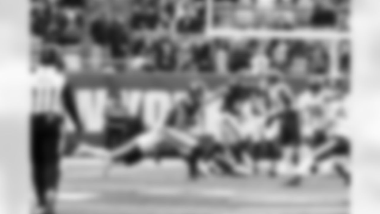 TE Daniel Bellinger (82)