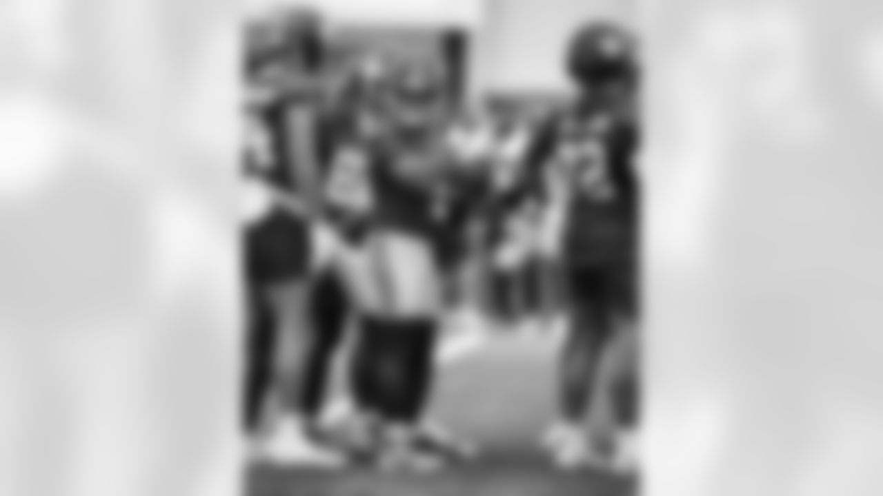 QB Russell Wilson (3)