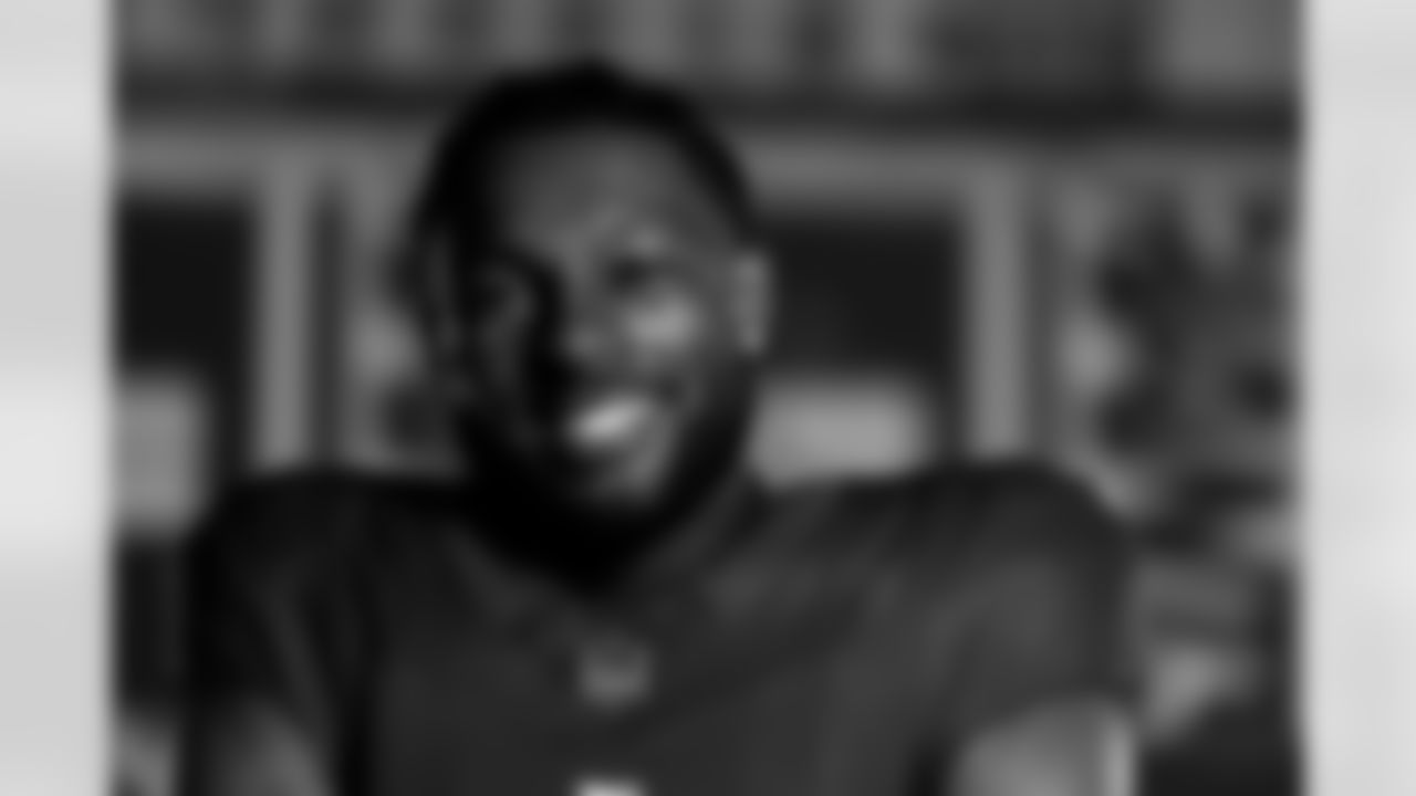 OLB Kayvon Thibodeaux (5)