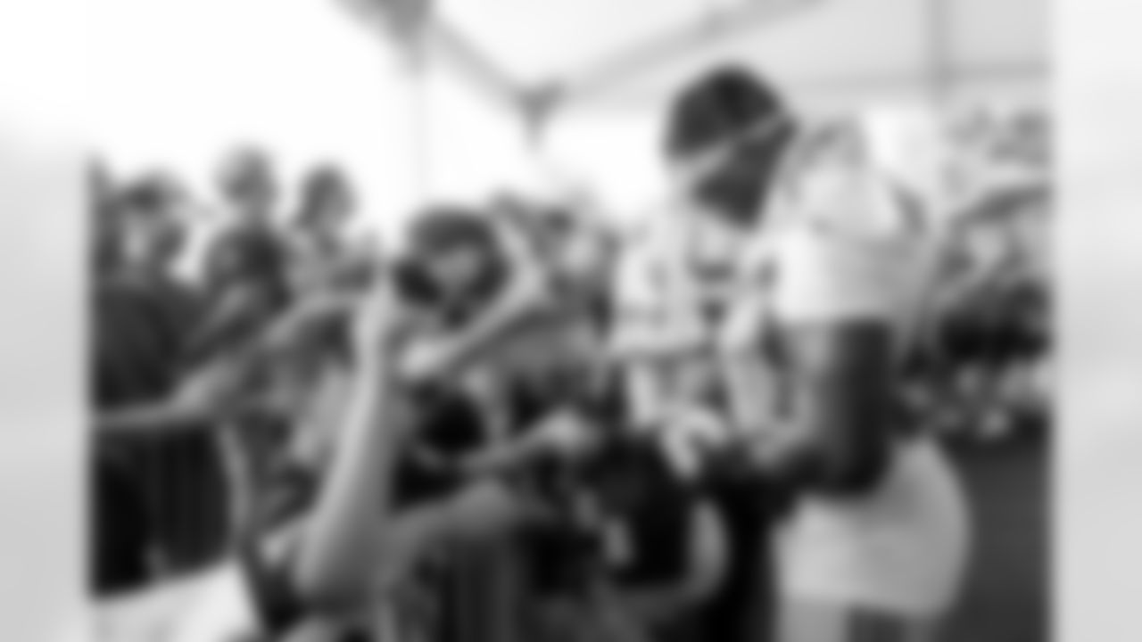 LB Bobby Okereke (58)