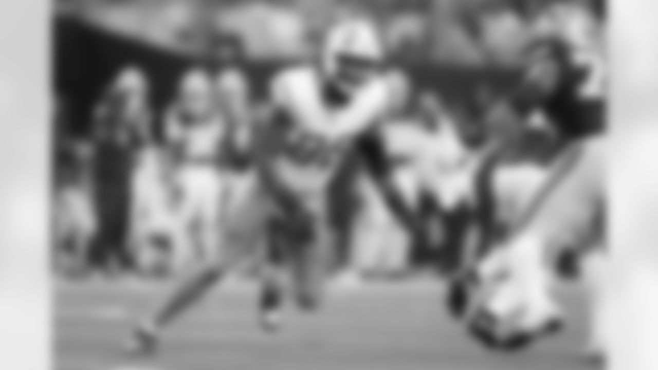 No. 8 Odafe Oweh, Edge