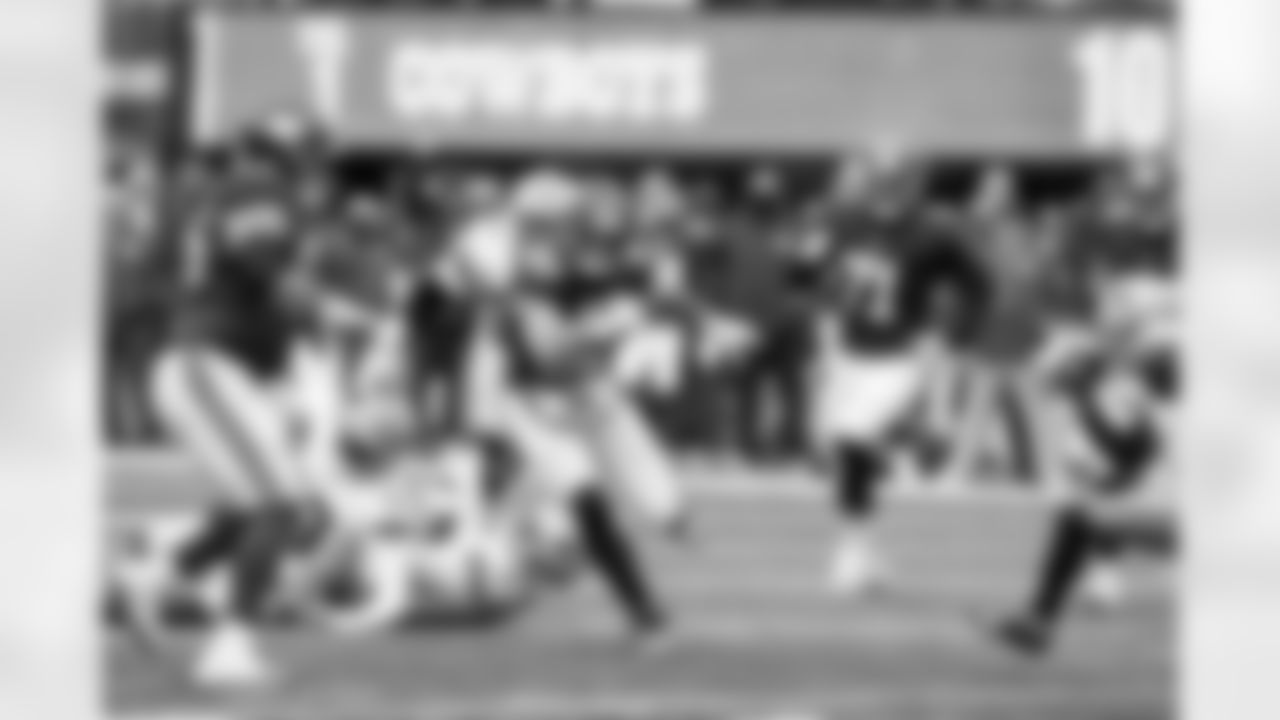 TE Daniel Bellinger (82)