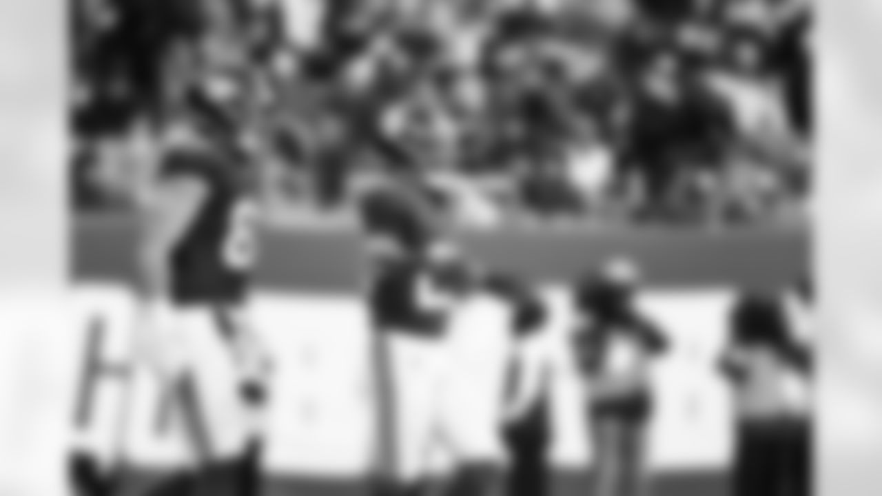 RB Tyrone Tracy Jr. (29), TE Daniel Bellinger (82)