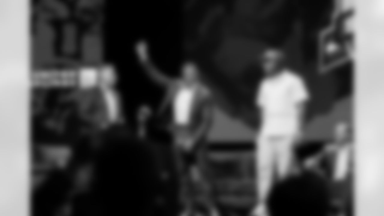 Bob Papa, Bobby Okereke, Kayvon Thibodeaux, Shaun O'Hara