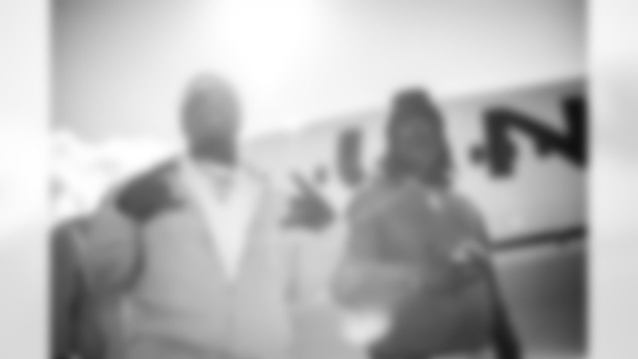 DL Rakeem Nuñez-Roches (93), T James Hudson III (55)