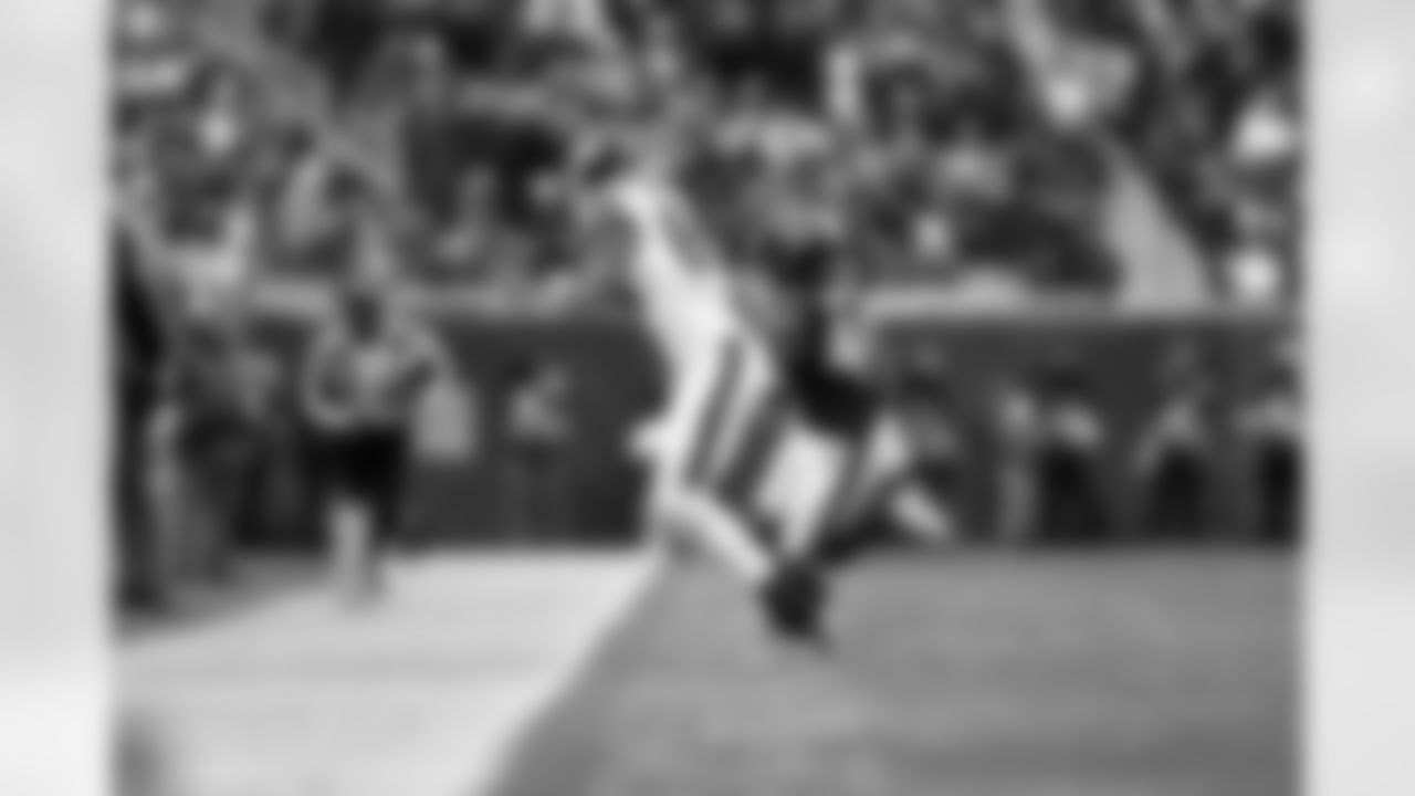 TE Theo Johnson (84)