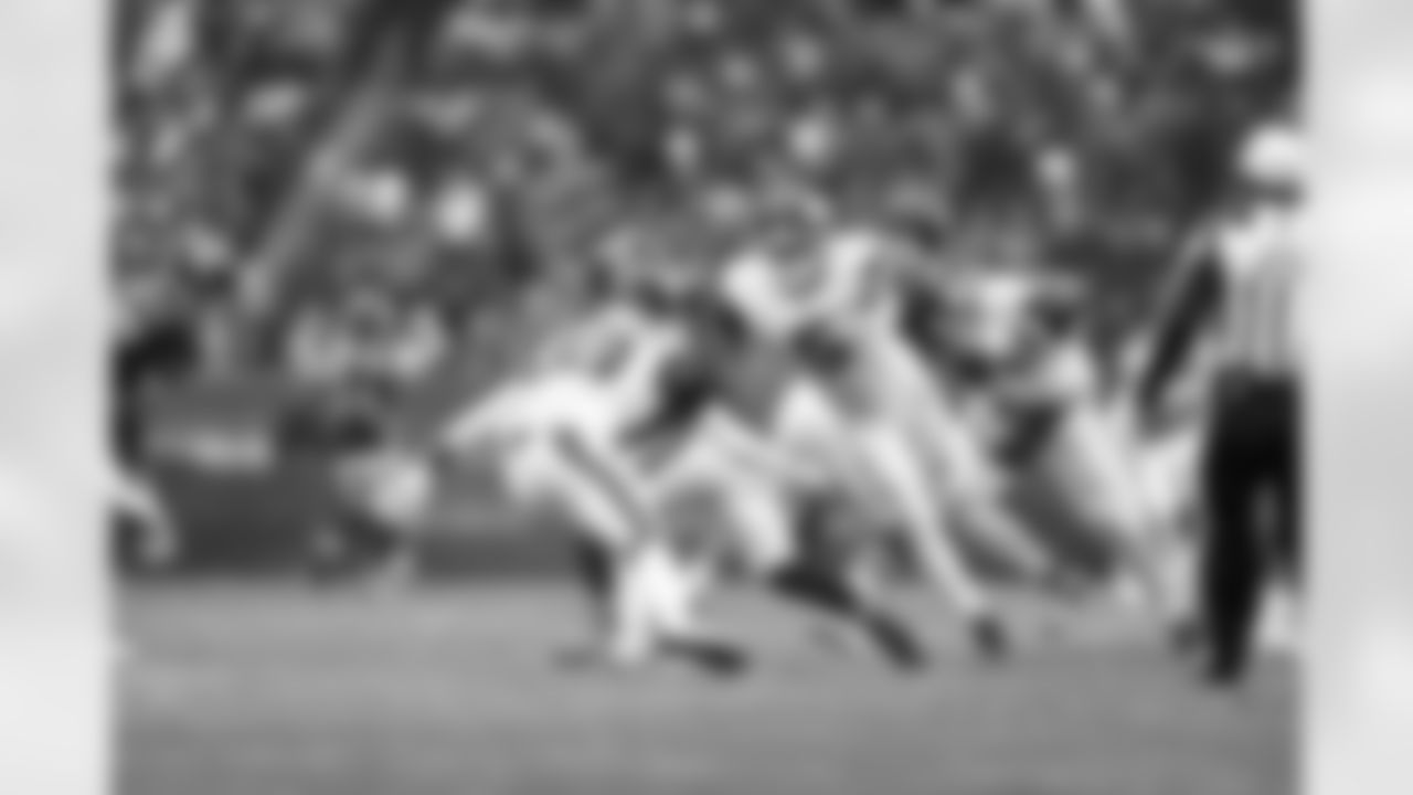 LB Demetrius Flannigan-Fowles (33)