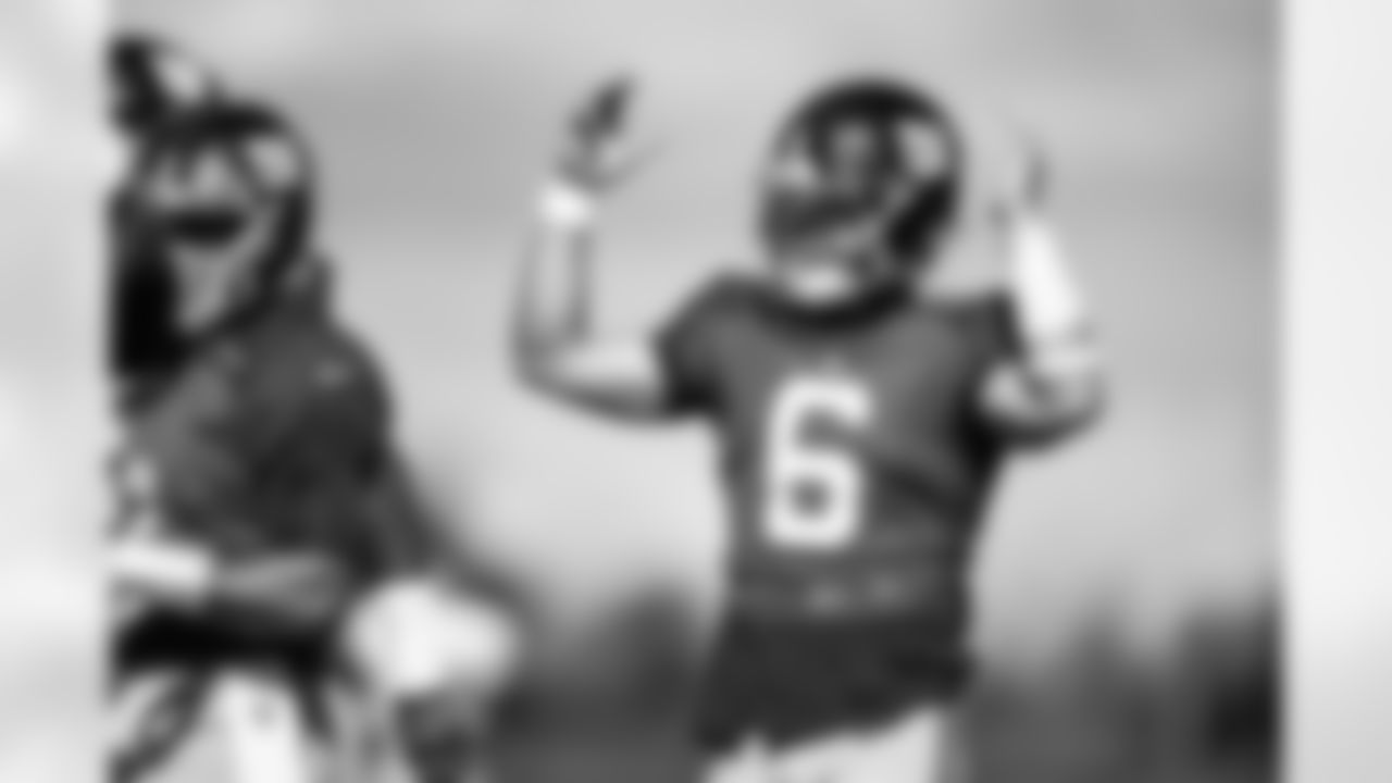 QB Jaxson Dart (6)