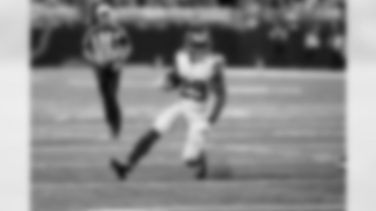 RB Tyrone Tracy Jr. (29)