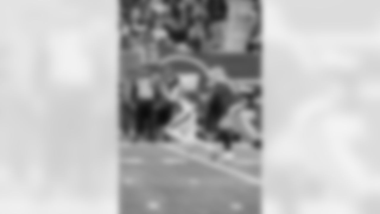 RB Tyrone Tracy Jr. (29)