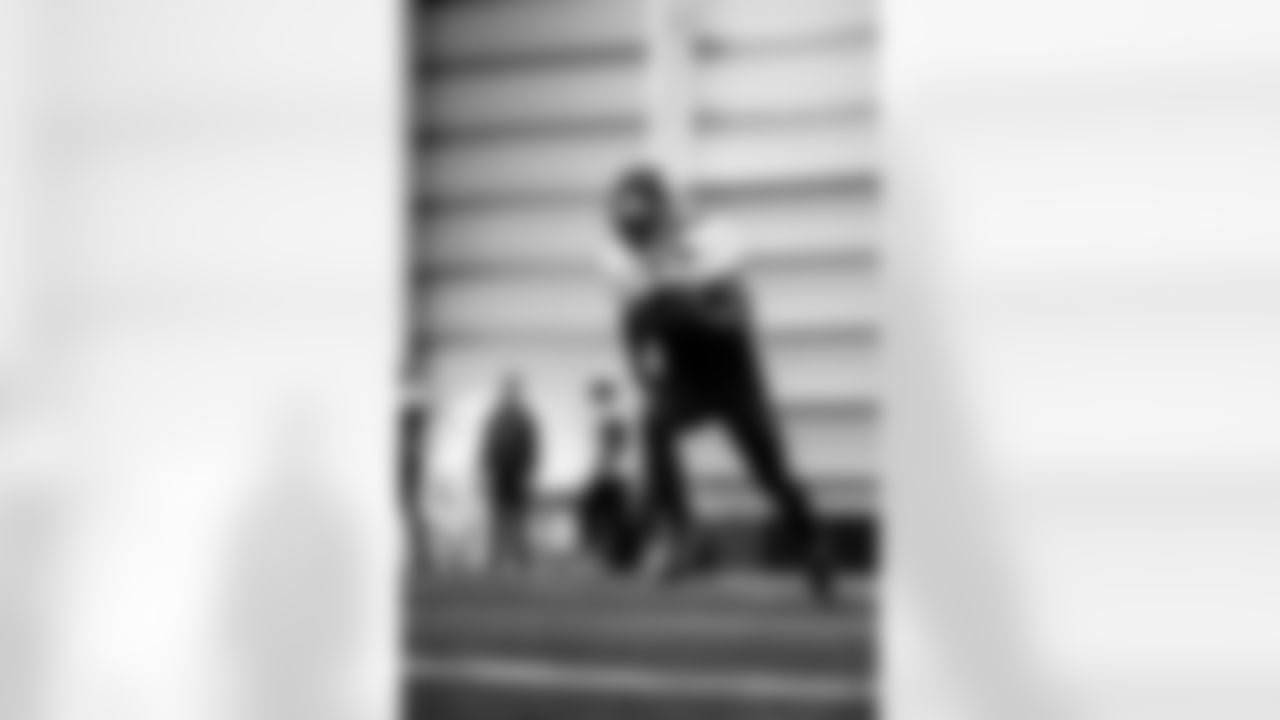 RB Dante Miller (25)