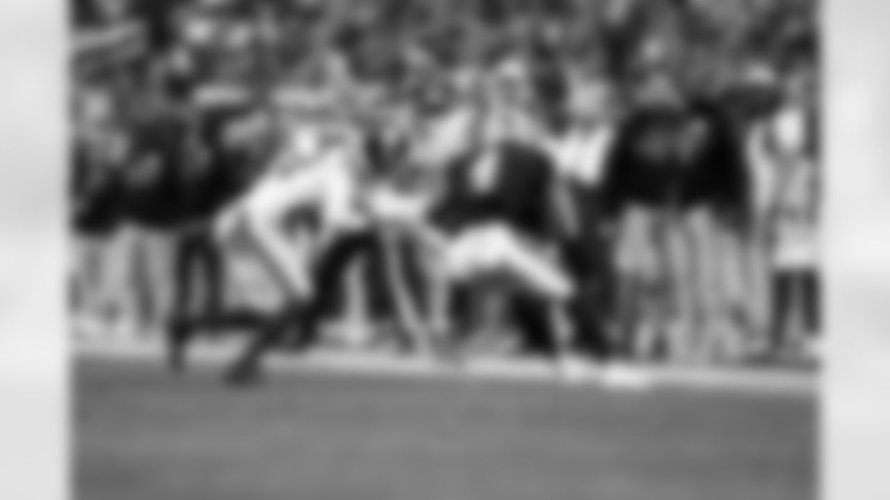 CB Dru Phillips (22), CB Paulson Adebo (21)