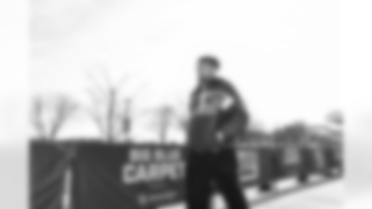 TE Theo Johnson (84)