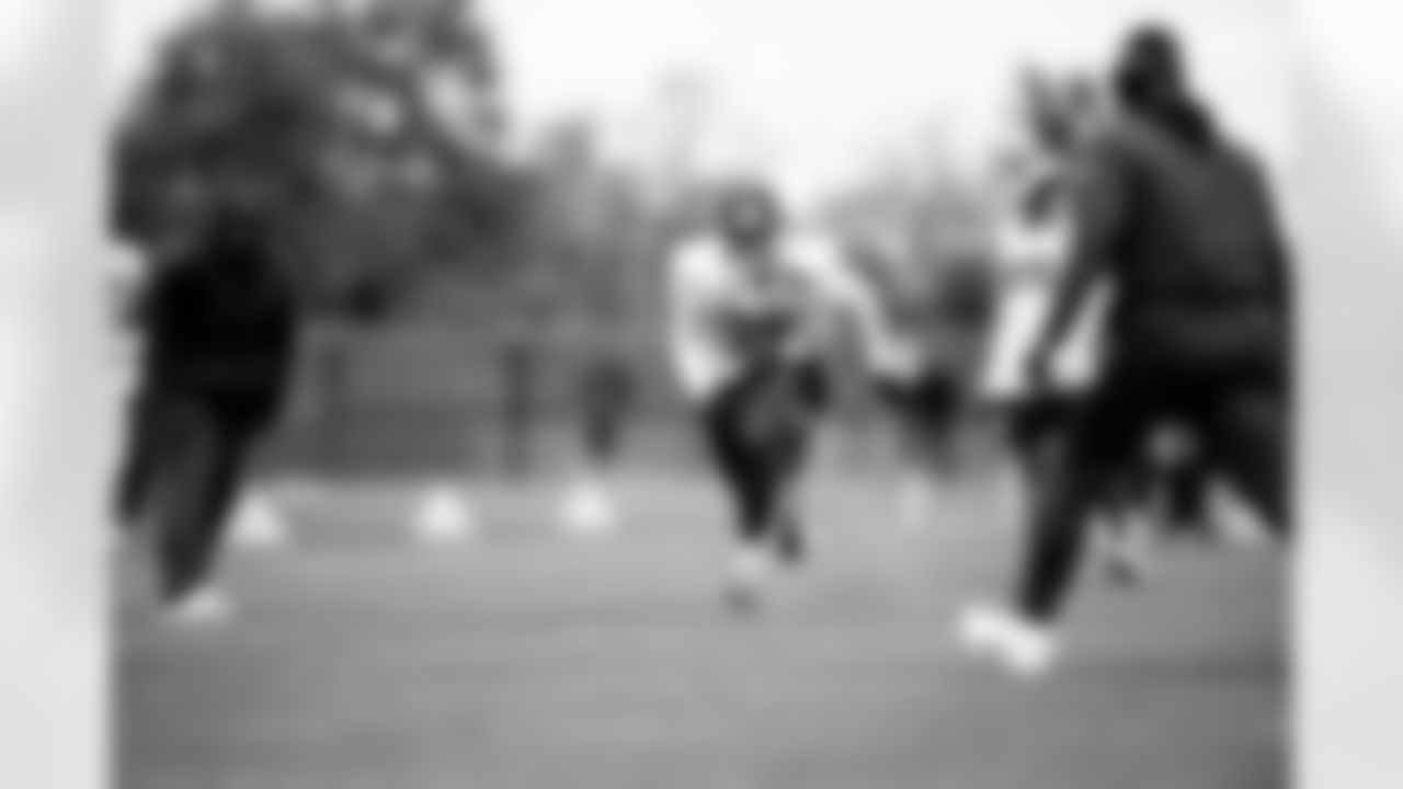 CB Jarrick Bernard-Converse (35)