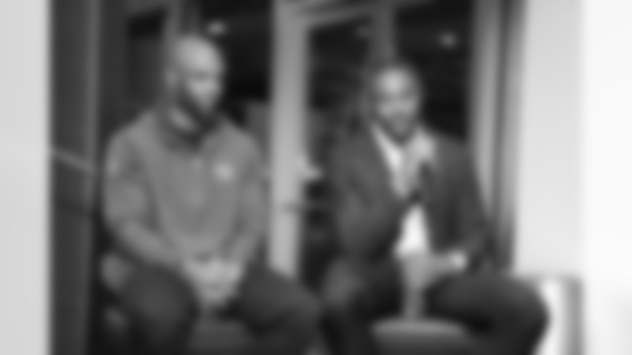 2024 Coach of the Week Awards Dinner, Mike Adams,New York Giants linebacker Bobby Okereke (58)