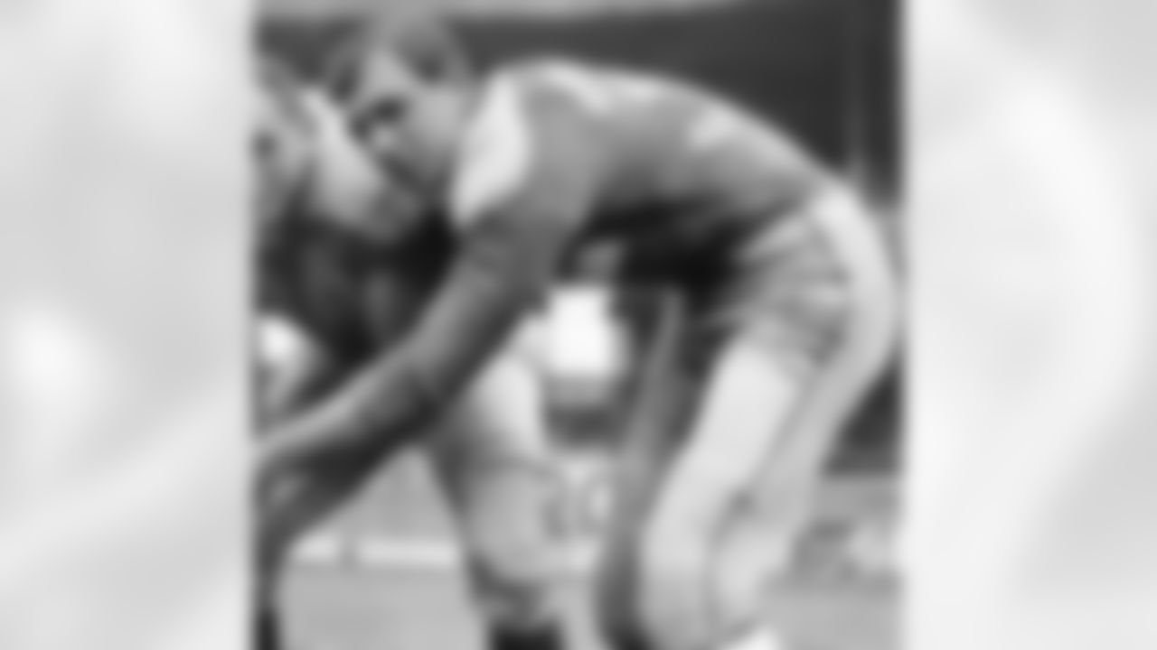 RB Parker Hall - Cleveland Rams (1939)