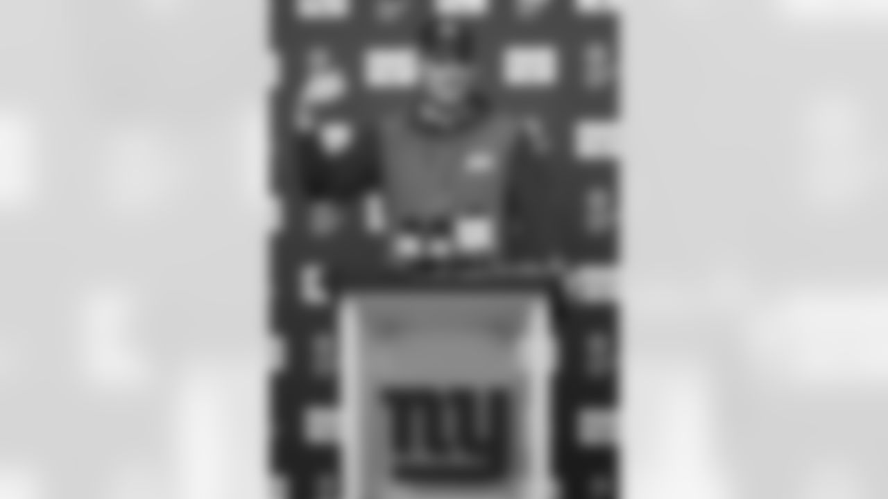 New York Giants offensive coordinator Mike Kafka talks to reporters before NFL football practice in East Rutherford, N.J., Thursday, June 5, 2025. (AP Photo/Noah K. Murray)