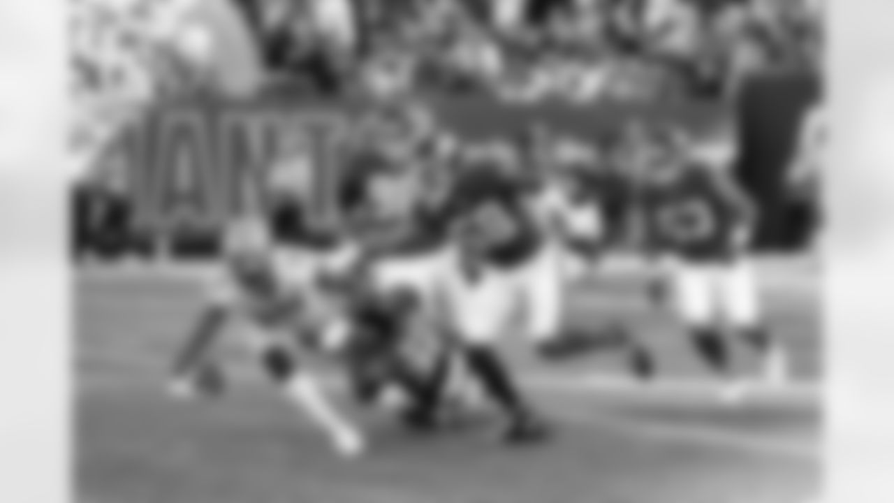 ILB Bobby Okereke (58)