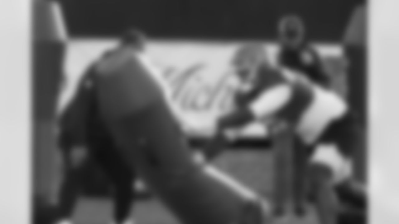 American Team defensive tackle Caleb Banks (88), of Florida, runs through drills during practice for the Senior Bowl NCAA college football game Tuesday, Jan. 27, 2026, in Mobile, Ala. (AP Photo/Butch Dill)