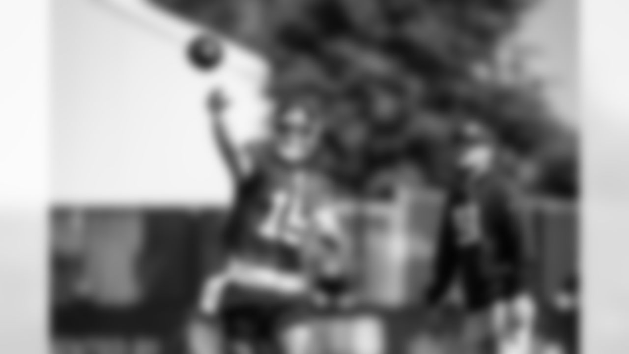 QB Tommy DeVito (15)