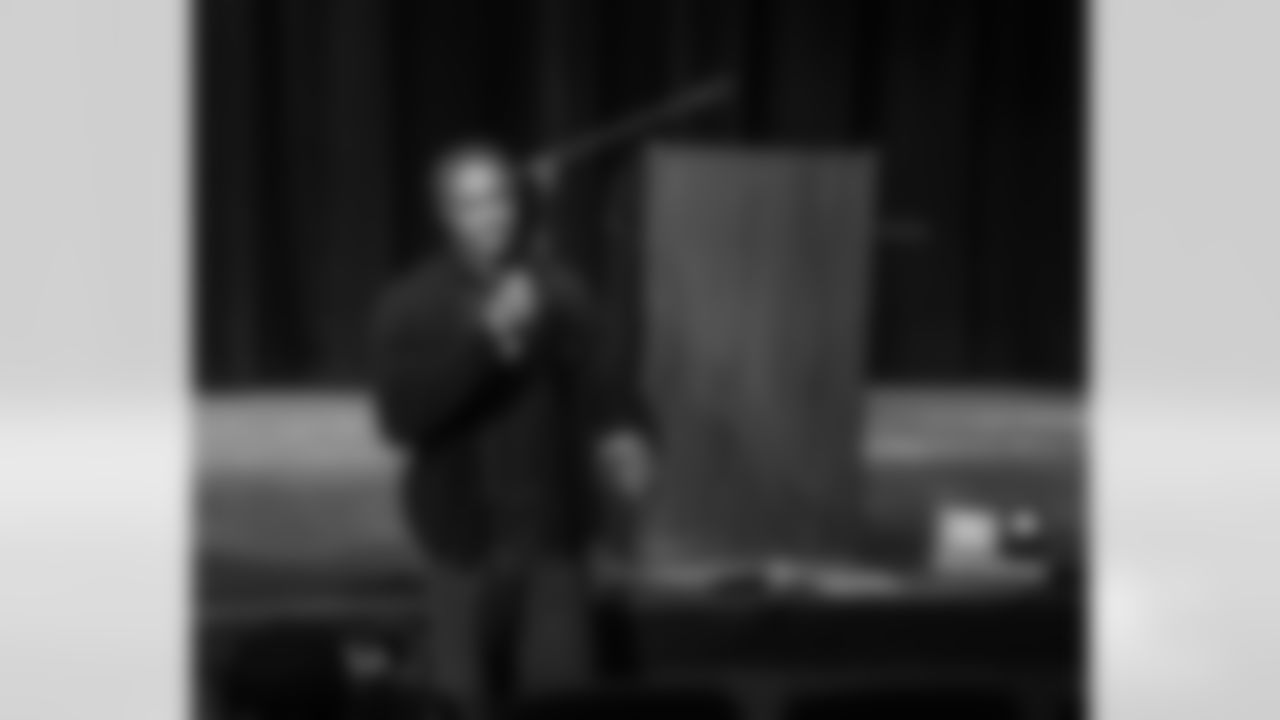 MLK Financial Literacy Event, New York Giants linebacker Bobby Okereke (58)